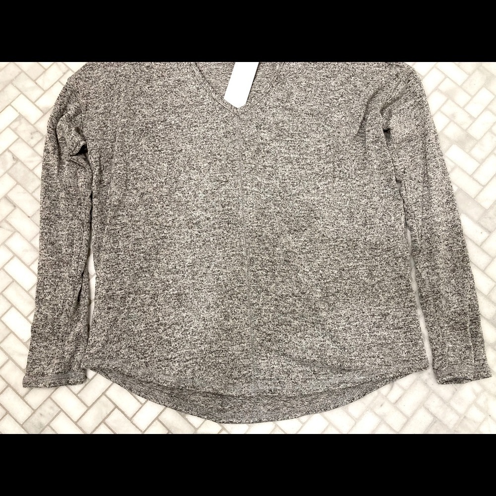 COIN1804 V-NECK SWEATER - size small - Picture 9 of 12